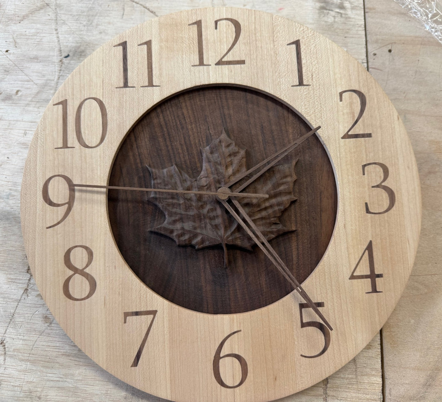 Wood Clock: Maple Leaf